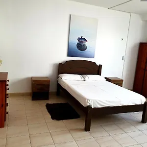 Mangui Baxu & Apartamento Tarrafal (Santiago)